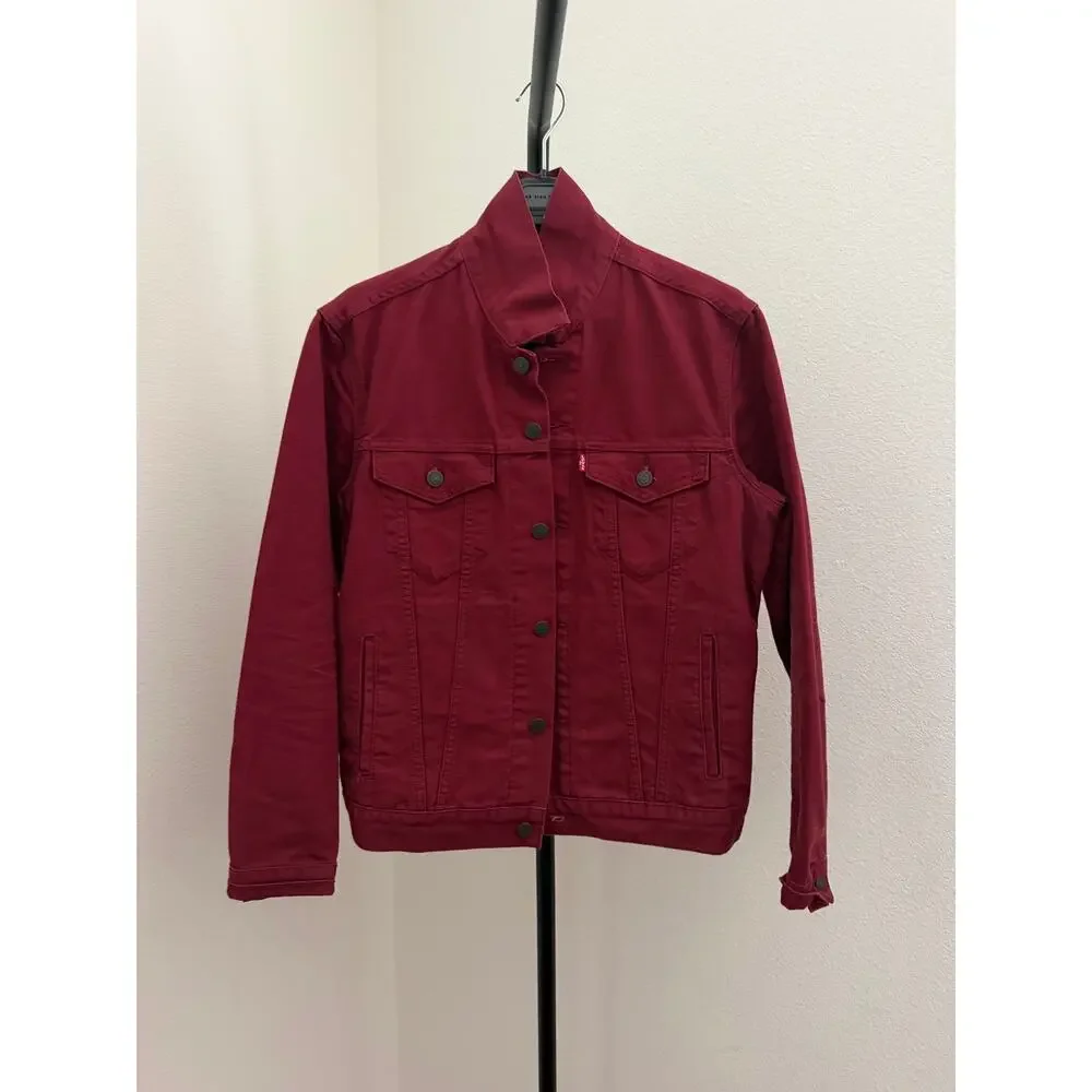 Levi’s men’s trucker jacket denim red size m